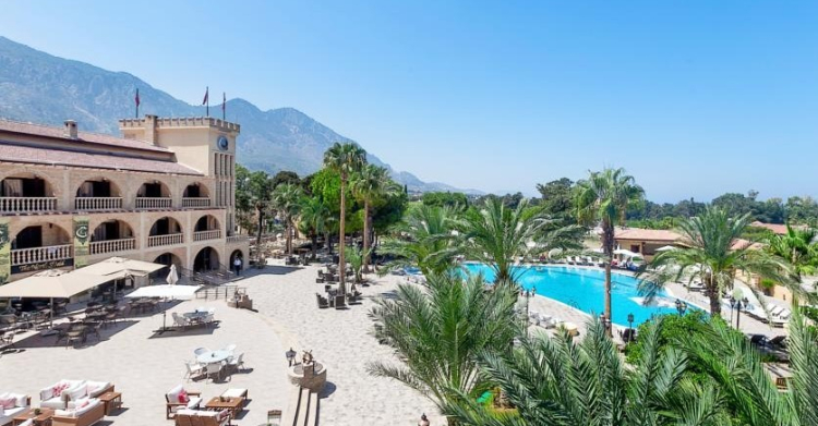 Le Chateau Lambousa Hotel