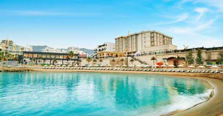 Les Ambassadeurs Hotel 