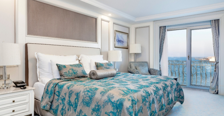 Les Ambassadeurs Hotel 